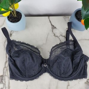 Black Chantelle bra